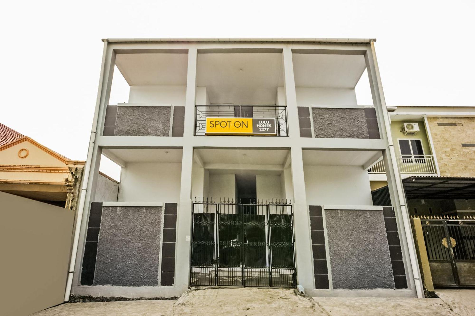 Oyo 2277 Lulu Homes Hotel Makassar