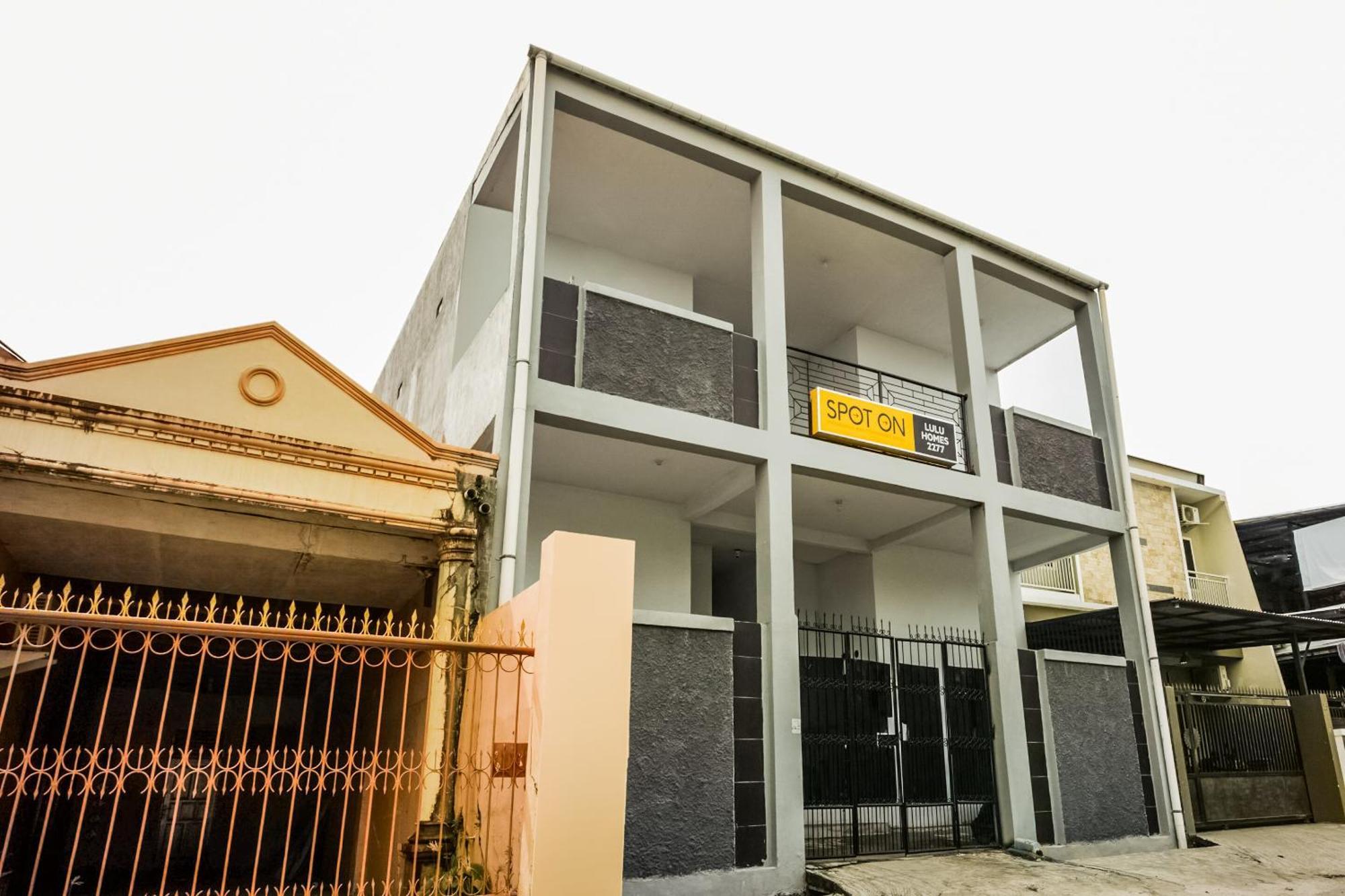 Hotel Oyo 2277 Lulu Homes